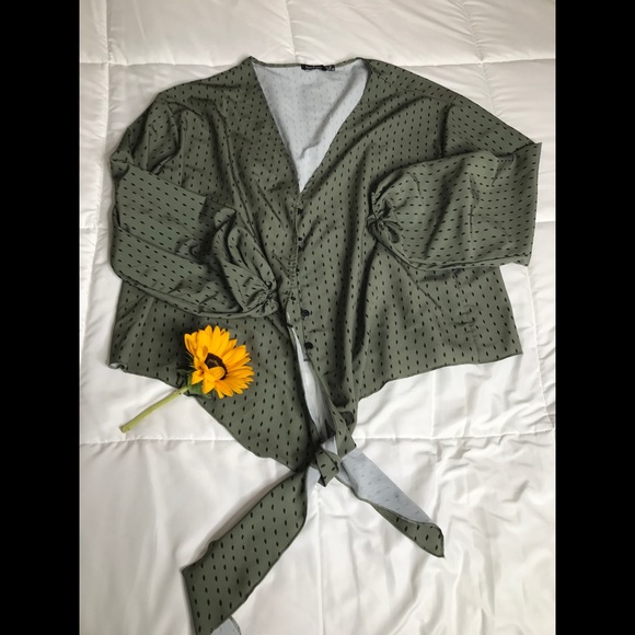 Tops - Plus tie blouse